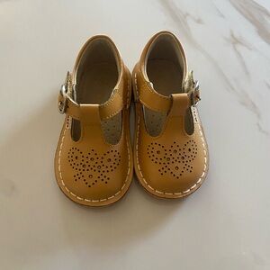L'Amour Tan Heart Design Baby MaryJane shoes